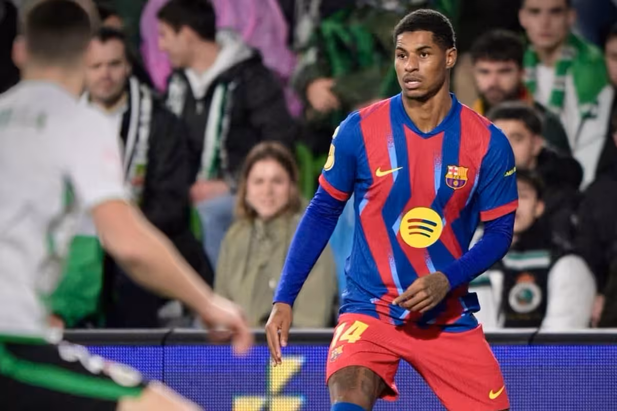 Marcus Rashford in azione con il Barcellona